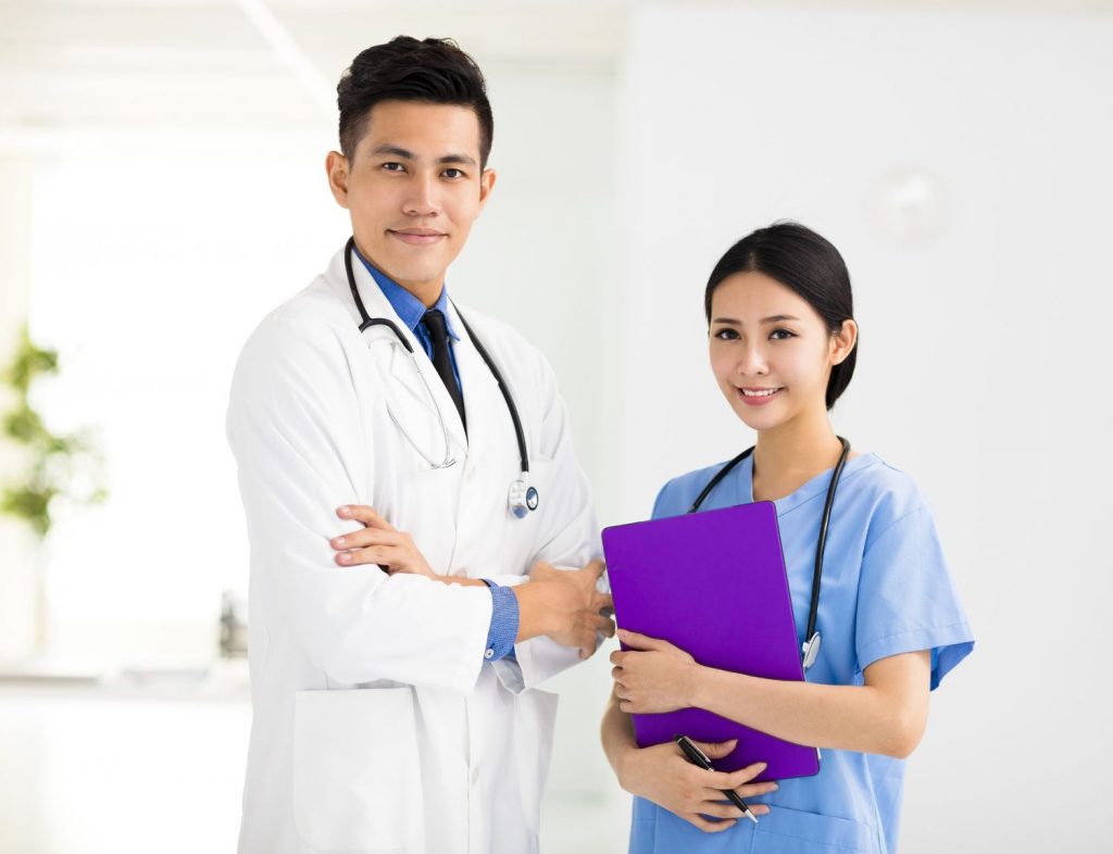 Đội ngũ y bác sĩ giàu kinh nghiệm là một trong những tiêu chí hàng đầu để đánh giá cơ sở nha khoa uy tín.